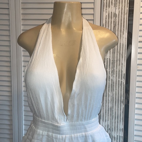Lulus Milos White Convertible Halter Romper size M - Picture 8 of 12